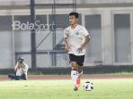 pratama-arhan-sedang-menggiring-bola-dalam-pemusatan-latihan-timnas-indonesia.jpg