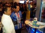 presdir-bca-jahja-setiaadmaja-dan-menkominfo-ri-rudiantara_20151008_103100.jpg