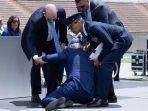 presiden-as-joe-biden-terjatuh-saat-1-juni-2023.jpg