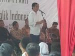 presiden-bagikan-kip-di-tasik_20170609_112054.jpg