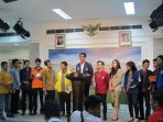presiden-bem-se-indonesia-bertemu-presiden-jokowi_20150519_143906.jpg