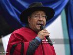 presiden-bolivia-luis-arce-berbicara-kepada-para-pendukungnya.jpg