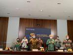 presiden-direktur-pt-united-tractors-tbk-untr-frans-kesuma-ketiga-kana.jpg