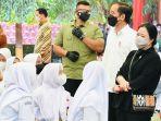 presiden-joko-widodo-dan-ketua-dpr-puan-maharani-saat-meninjau-vak.jpg