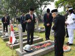 presiden-joko-widodo-dan-wakil-presiden-maruf-amin-berdoa.jpg