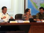presiden-joko-widodo-gelar-rapat-terbatas-terorisme_20180522_201655.jpg