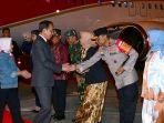 presiden-joko-widodo-jokowi-didampingi-ibu-iriana-joko-widodo.jpg