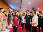 presiden-joko-widodo-jokowi-meninjau-sejumlah-stan-di-pych.jpg