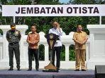 presiden-joko-widodo-jokowi-saat-meresmikan-jembatan-otista.jpg