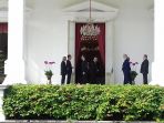presiden-joko-widodo-menerima-dubes-di-jakarta_20170518_112409.jpg