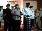 presiden-joko-widodo-menggelar-jumpa-pers-di-rumah-duka-ibunda.jpg