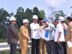 presiden-joko-widodo-meninjau-kawasan-bukit-soeharto-di-kabupaten-kutai-kart.jpg