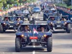 presiden-joko-widodo-menumpang-jip-tempur-saat-mendatangi-rapim-tnipolri-di-komple_20180124_095959.jpg