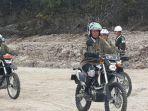 presiden-joko-widodo-tinjau-jalan-trans-papua.jpg