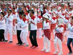 presiden-joko-widodo-turut-senam-poco-poco_20180805_200317.jpg