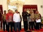 presiden-jokowi-akan-melakukan-deregulasi-ekonomi_20150909_202732.jpg