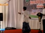 presiden-jokowi-bagi-sepeda-para-santri-pondok-pesantren-ceria_20170415_152407.jpg