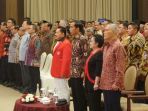 presiden-jokowi-bersama-sejumlah-tokoh-menghadiri-hut-ke-1_20170115_125107.jpg