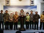 presiden-jokowi-bertemu-pansel-capim-kpk_20190617_174713.jpg