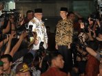 presiden-jokowi-buka-bersama-pimpinan-kpk_20150709_203054.jpg