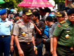 presiden-jokowi-buka-karnaval-khatulistiwa_20150824_203720.jpg