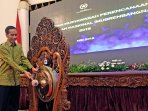 presiden-jokowi-buka-musrenbangnas-di-istana-negara_20160511_130513.jpg