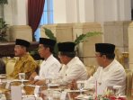 presiden-jokowi-buka-puasa-bersama-pimpinan-lembaga-negara_20150619_192111.jpg