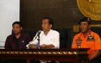 presiden-jokowi-dan-basarnas-jumpa-pers-terkait-airasia-qz8501_20141229_212240.jpg