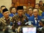 presiden-jokowi-dan-ketum-pan-zulkifli-hasan_20161113_192300.jpg
