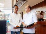 presiden-jokowi-dan-michael-umbas.jpg