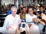 presiden-jokowi-dan-pm-australia-kunjungi-pasar-tanah-abang_20151112_200723.jpg