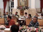 presiden-jokowi-dan-wapres-jusuf-kalla-bersama-jajaran-kabinet-kerja.jpg