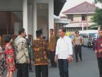 presiden-jokowi-dengan-bupati-semarang-mundjirin_20170618_132215.jpg