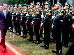 presiden-jokowi-inpskesi-pasukan-sebelum-bertemu-presiden-vietnam-vo-van-thuong.jpg