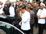 presiden-jokowi-jenguk-wiranto-di-rspad_20191010_183654.jpg