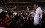 presiden-jokowi-kunjungi-kampung-nelayan-tambaklorok_20141202_174325.jpg