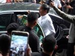 presiden-jokowi-kunjungi-pasar-kosambi-bandung_20221013_165035.jpg