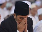 presiden-jokowi-laksanakan-shalat-ied-di-martapura_20150924_202109.jpg