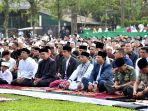 presiden-jokowi-lakukan-salat-idulfitri-dilapangan-astrid-bogor_20180615_163852.jpg