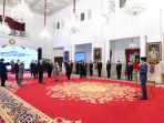 presiden-jokowi-lantik-anggota-kpu-dan-bawaslu_20220412_222025.jpg
