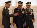 presiden-jokowi-lantik-panglima-tni-dan-kepala-bin_20150708_165557.jpg