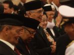 presiden-jokowi-lantik-pejabat-ukppip-di-istana-negara_20170607_140430.jpg
