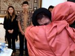 presiden-jokowi-layat-anak-susi-pudjiastuti_20160119_144417.jpg