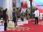 presiden-jokowi-luncurkan-bantuan-tunai-se-indonesia-2021_20210104_231118.jpg