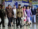 presiden-jokowi-melayat-korban-heli-jatuh_20160322_215413.jpg