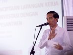 presiden-jokowi-meluncurkan-lapangan-kerja-pondok-pesantren_20151112_153139.jpg