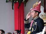 presiden-jokowi-memakai-pakaian-adat-aceh_1.jpg