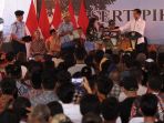 presiden-jokowi-membagikan-sertifikat-tanah_20190907_082959.jpg
