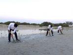 presiden-jokowi-menanam-pohon-mangrove-11.jpg