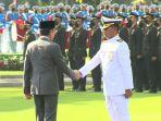 presiden-jokowi-menjabat-tangan-kolonel-laut-arya-delano.jpg